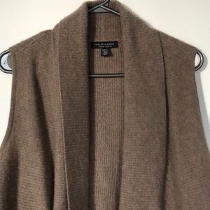Saks Fifth Avenue Sweaters - Saks Fifth Avenue Cashmere vest Saks Fifth Avenue Sweaters - Saks Fifth Avenue Cashmere vest
